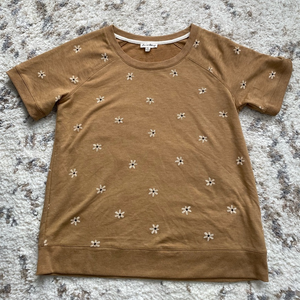 Jane and Delancey short sleeve pullover top size medium